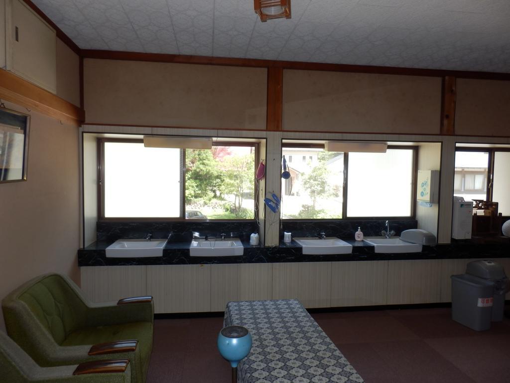 富山県 よしのや旅館 Nanto Exterior foto